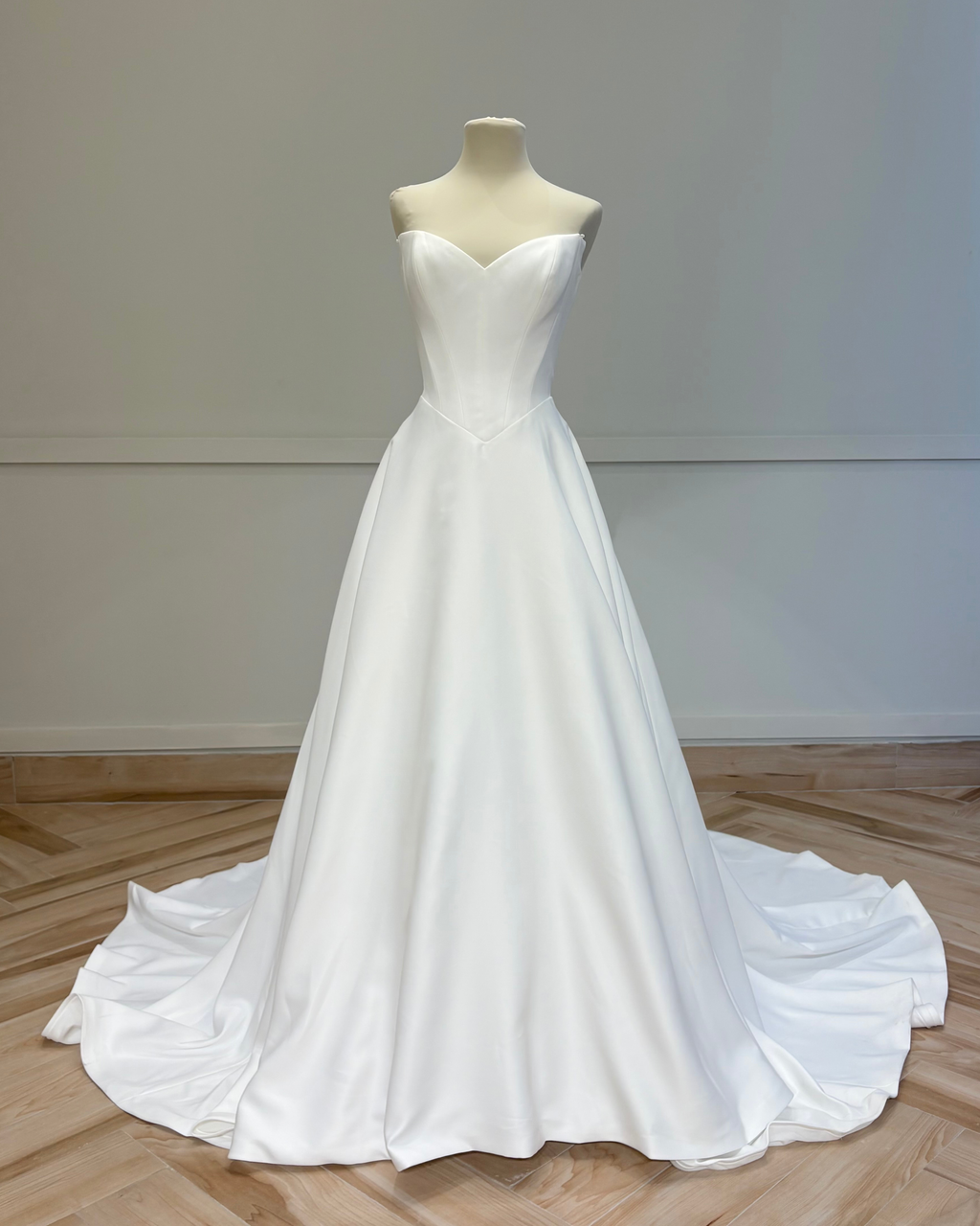 55297A Adore by Justin Alexander